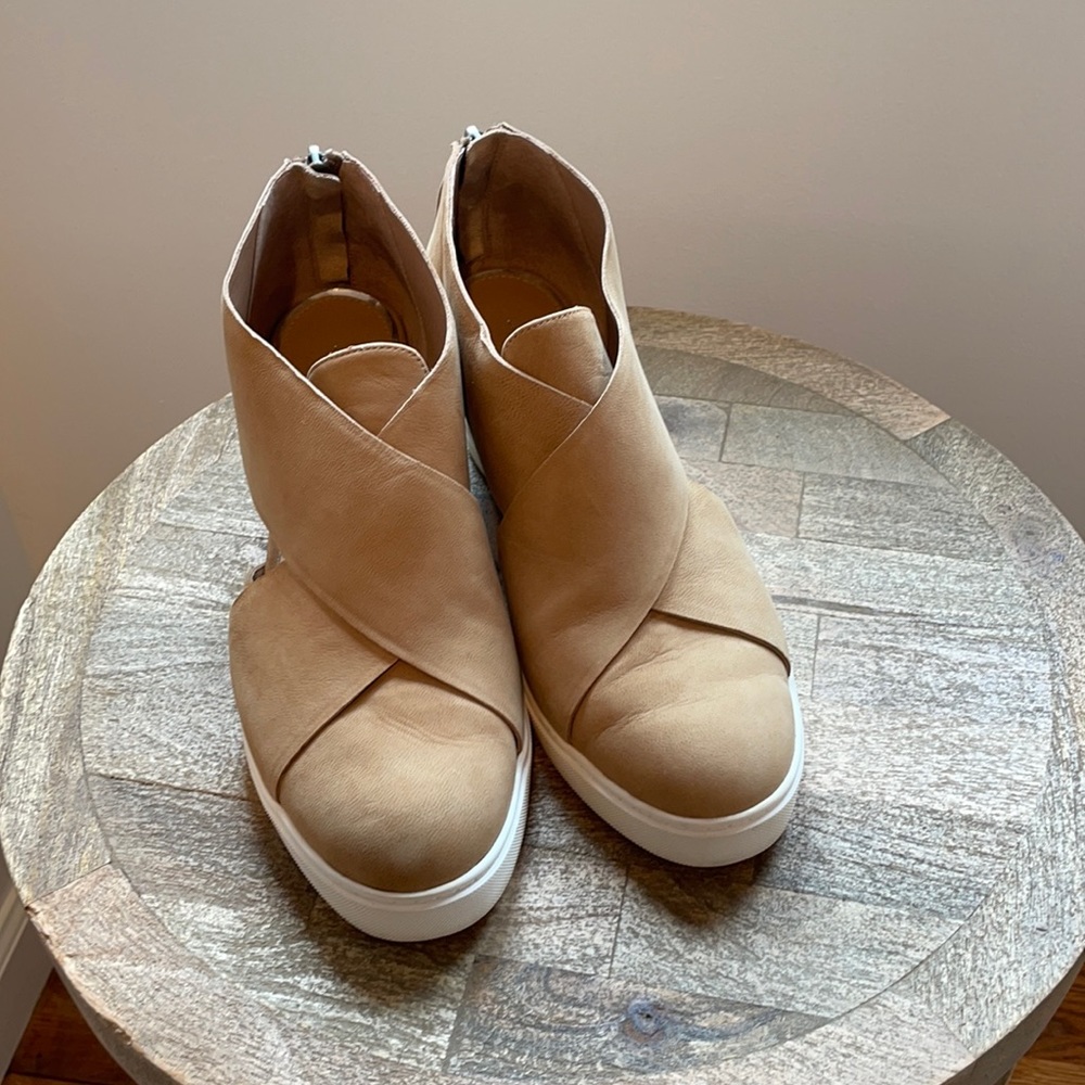 Linea Paolo tan wedge sneakers